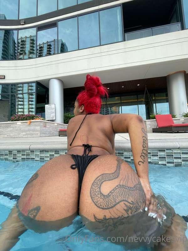 💞⏰ No time for panties around here ! Easy access always 😛