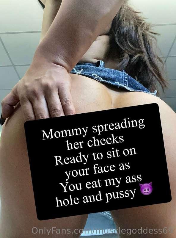 Mommy ready to feed you both holes 😈🥵 TIP $17 for the full p..