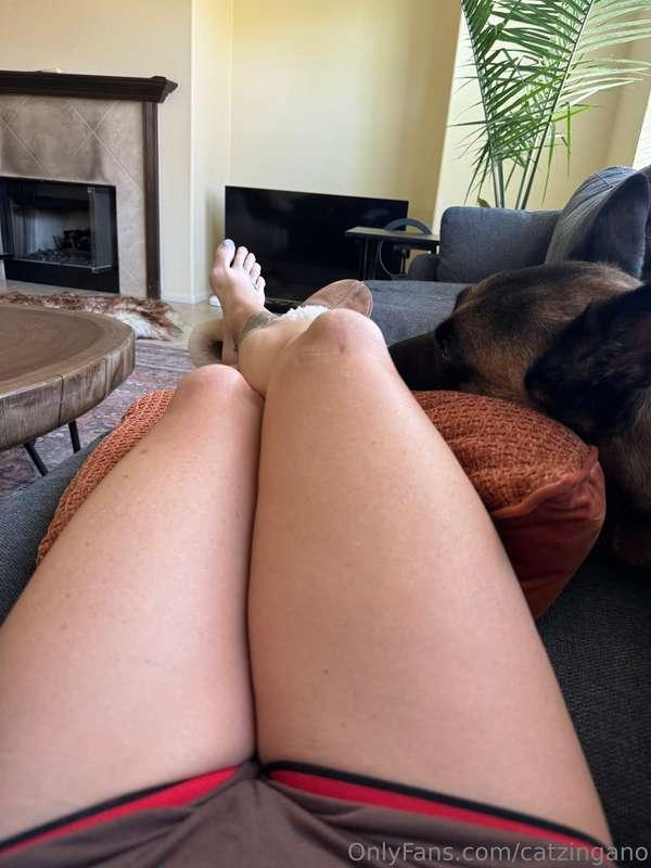 Lazy Sunday 😴  What are you up to today?