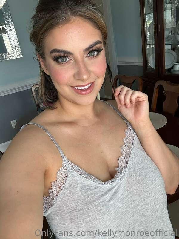 kellymonroeofficial main image