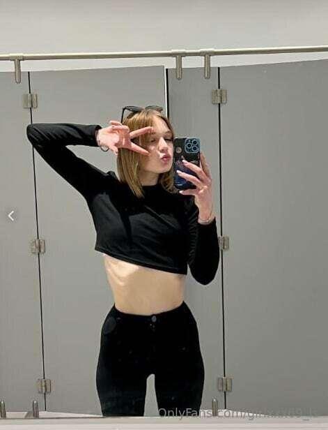 ## @sarahh_freee ☀️
My pussy's so tight, you're gonna have t..