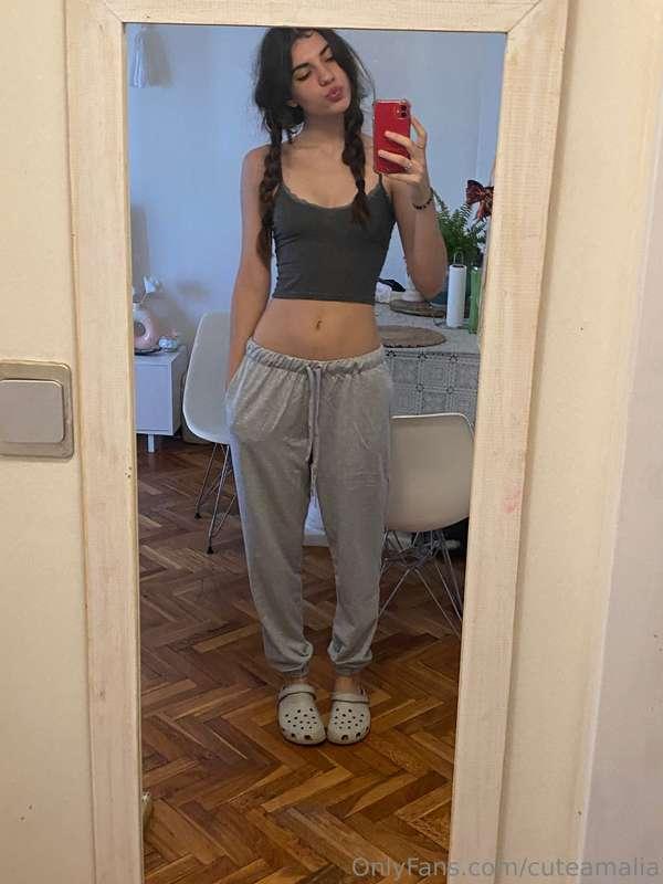 Are sweatpants sexy?  😋
