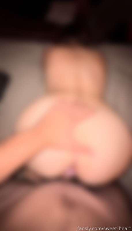 ** NEW SEX VIDEO ** 
Doggy is my fav position🙈 it felt soooo good hehe and the butt plug made it feel 10x better☺️ and…..he finished on my ass👀

#sex #buttplug #doggy #egirl #cum