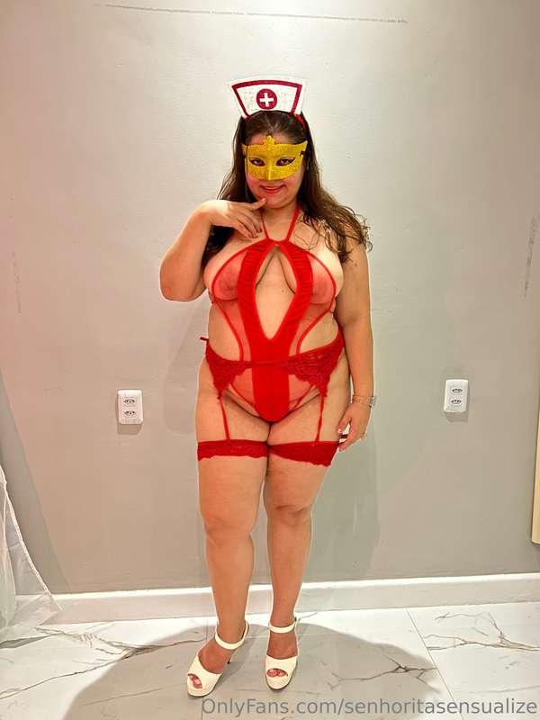 I really liked this nurse outfit

Me gustó mucho este traje ..