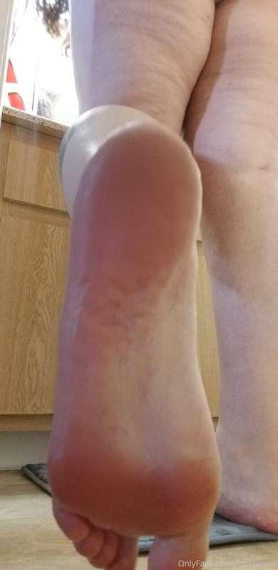 You don't stand a chance against my size 13 feet towering ov..