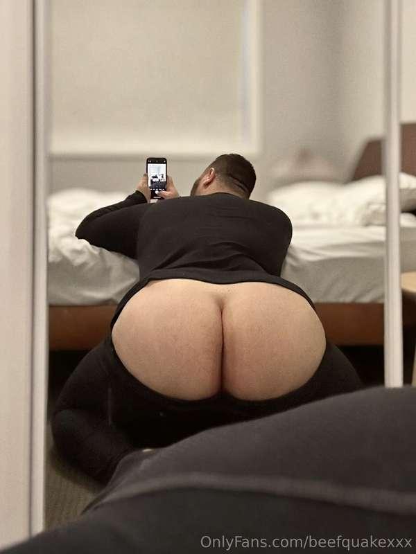 Not getting out of this anytime soon 🐻 Unless you help me ta..