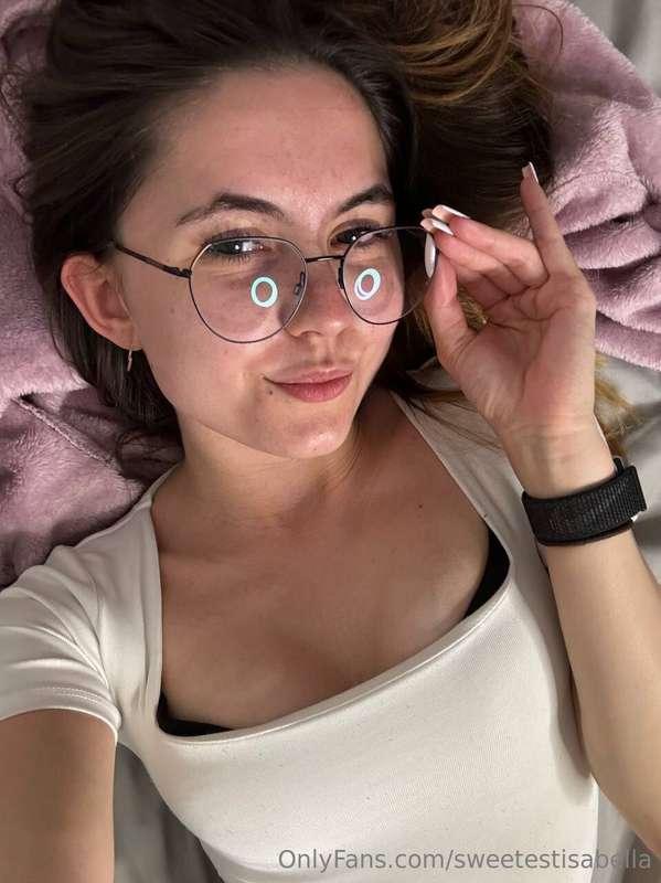 just wanted to show you how i look without make up you still..