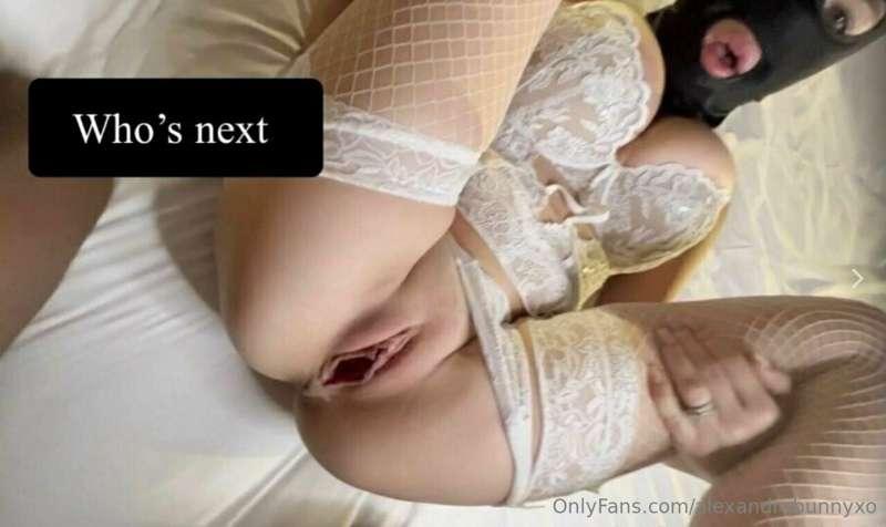 @chastity_xxx has a date night with a *BBC pornstar* whilst ..