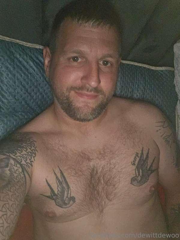 Happy fathers day to everyone. Your daddy is here.