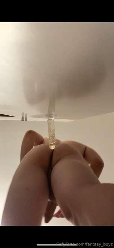 Ormai non riesco più a stare senza un dildo nel culo… mi fa ..