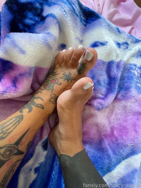 Freshly painted #toes 
#pedicure #whitenails #nailpolish #footfetish #feet 