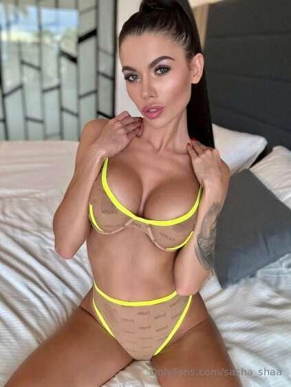 Always horny 🍒
@roxxolana  and having fun 🤤
💋 ready 
@roxxol..