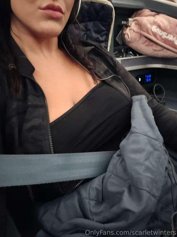 Serving up first class titties for you 😈 where we going next..