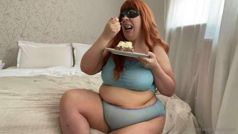 feedmephoebe image #5