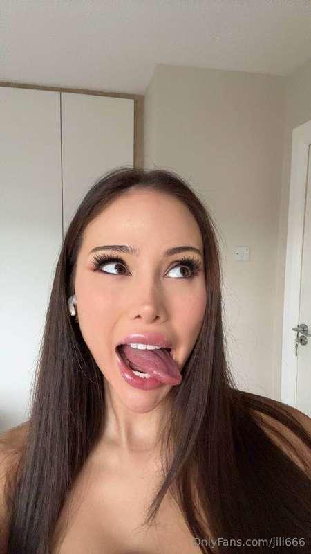 😝
