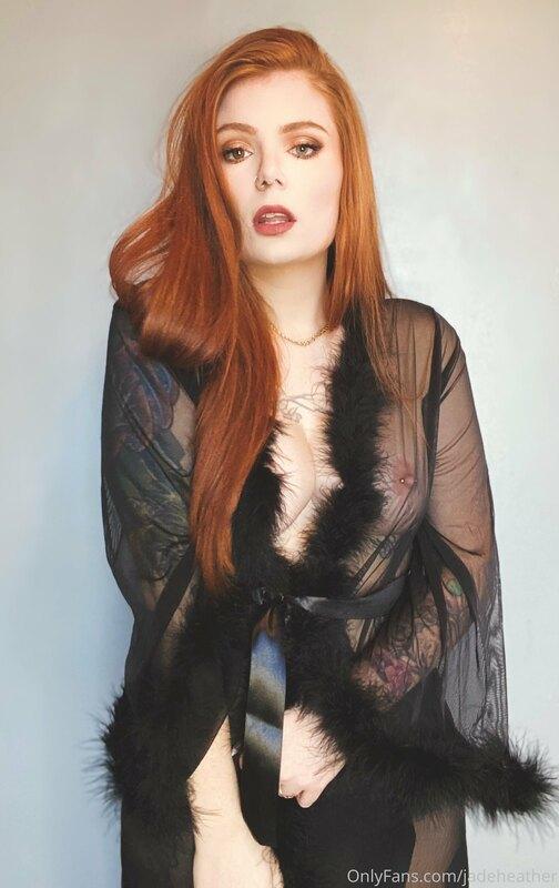 I am sowing my oats in this robe. I feel so bougie ðŸ¤‘