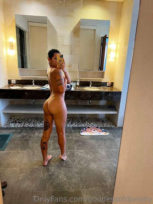 How’s my ass this morning my kings ? 👑🍑