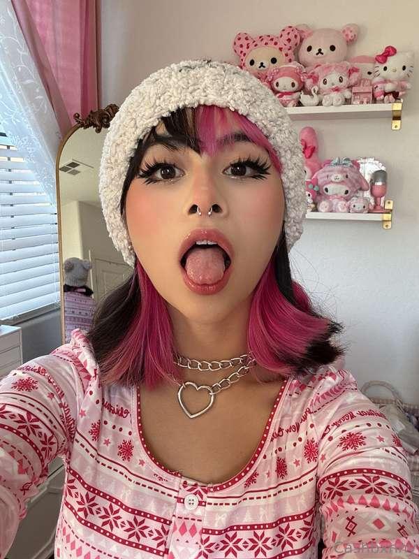 Do I look cute with a beanie? 