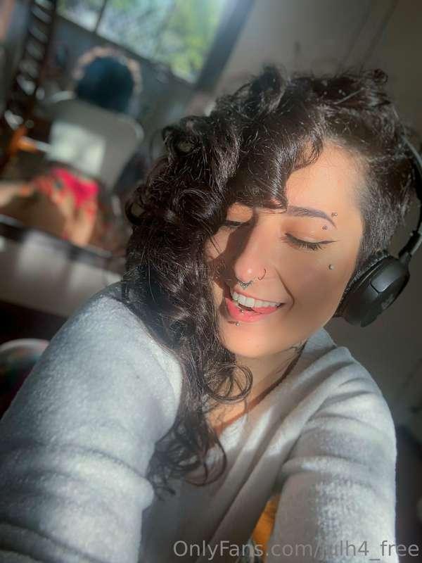 my smile or my ass?😏