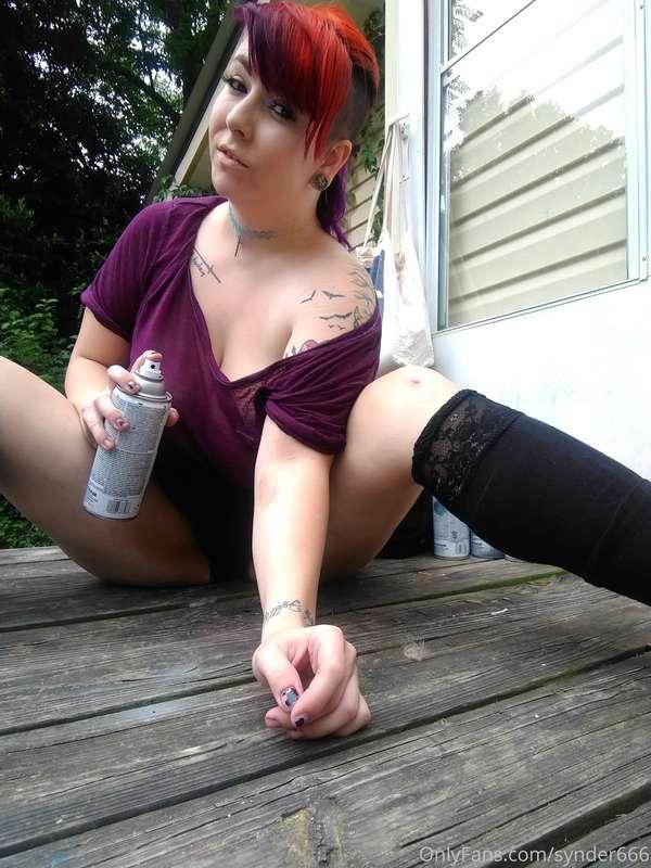Gonna make a spray painting vid. It's a little hot and humid..