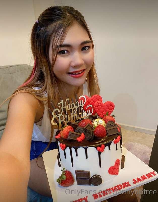 ***Birthday Special ***on my VIP page @Jannybb 

Video Live ..