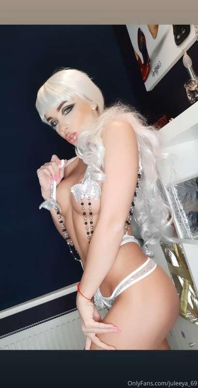 Cat in silver🤑