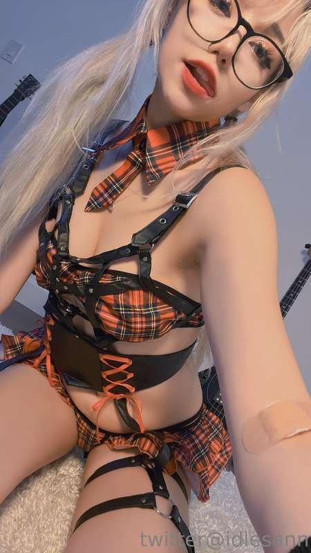 Give me your car keys so I can drive you crazy. (●´艸｀)ヾ 🤩😜