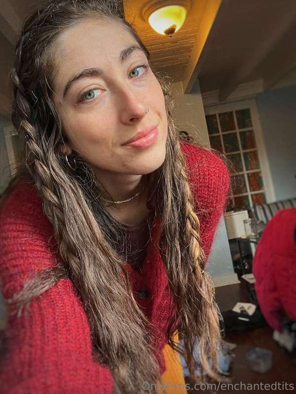 hi i'm holly ! ✨🌙

i’m 20, love doing witchy shit (casting s..