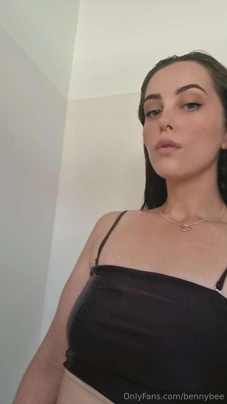 I'm not sure what to post on here these days showing pussy j..