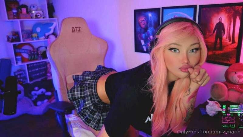 Today I'm in naughty mode... and I have a video for you wher..