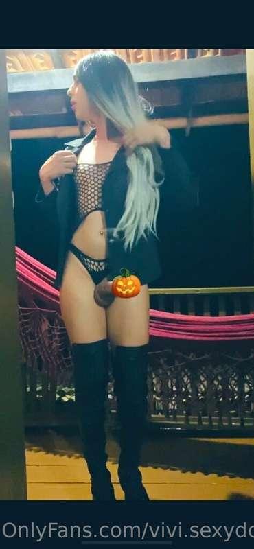 OnlyFans.Com/Vivi.Doll 

@vivi.doll