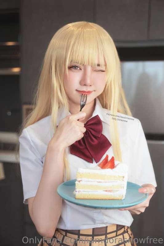 I Feed U, U Feed Me?🍓🍰
This scene is diabetis😝

Shiina Mahir..