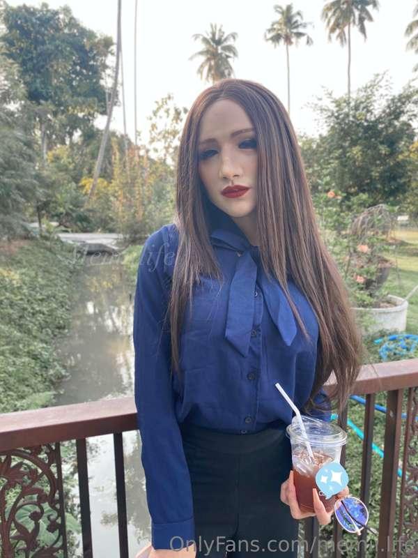 ☕️ Coffee and nature 🍃 
I still wear a femalemask on every w..