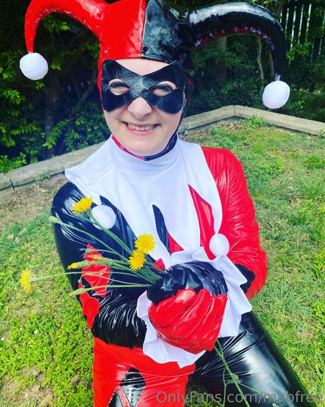 You stole me flowers? Awww shuck ❤️💥❤️‍🔥