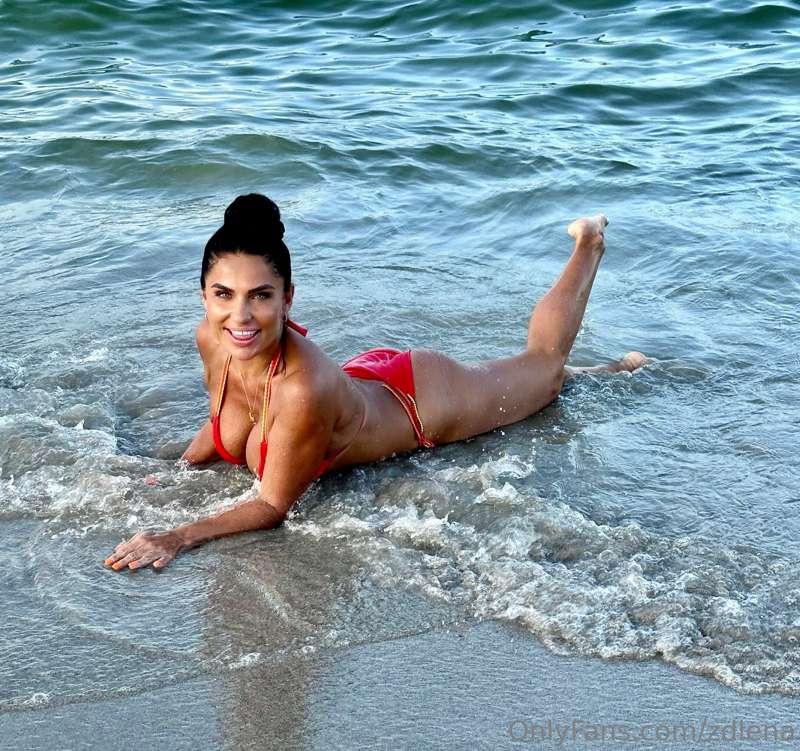 Hey! Come join me! 🥰🫠