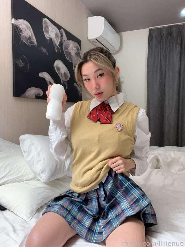 
𝐒𝐂𝐇𝐎𝐎𝐋𝐆𝐈𝐑𝐋 𝐅𝐋𝐄𝐒𝐇𝐋𝐈𝐆𝐇𝐓 𝐁G 💦
This was the first time ive ever used a flesh light to jerk a guy off while sucking him off and i have to admit, i really liked it 🙈 definitely my best bj video yet (ive really been working on my skills haha) so i cant wait for you to watch 👀 it even ends in a yummy cumshot swallow 💦 do you think you would have given me a bigger load? 👅

#bj #asian #schoolgirl #cosplay #roleplay #blowjob #cum