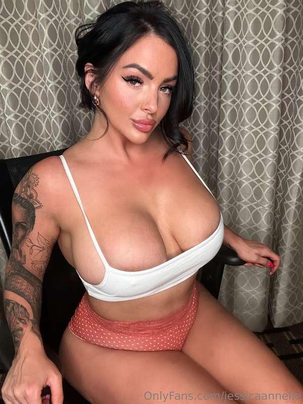 I want to go LIVE on here I haven’t done that in years 😍