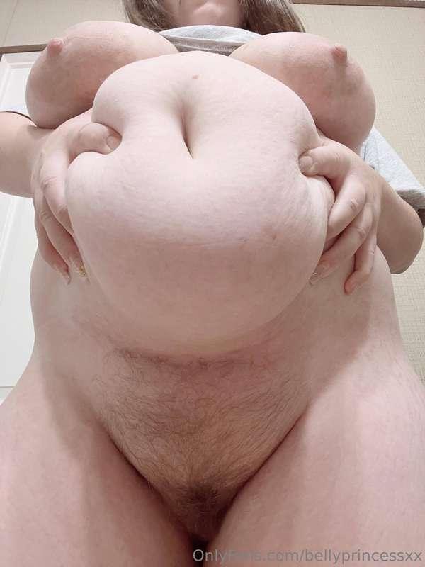 hope you like fat girls with hairy pussy