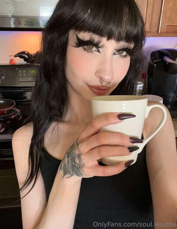 Coffee or me? choose wise(me)ly 😉🤭