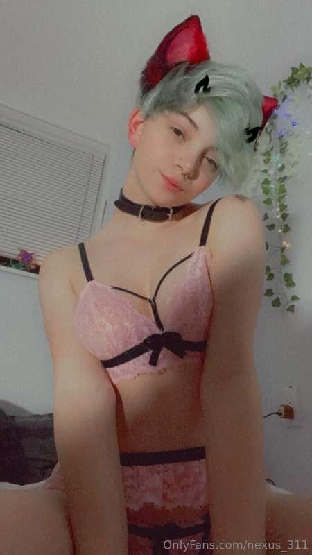 For those who liked the black and pink Valentine’s Day set 😘..