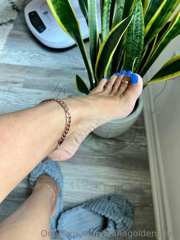 New shoot with my blue pedi. Scroll to the end for a free 30..
