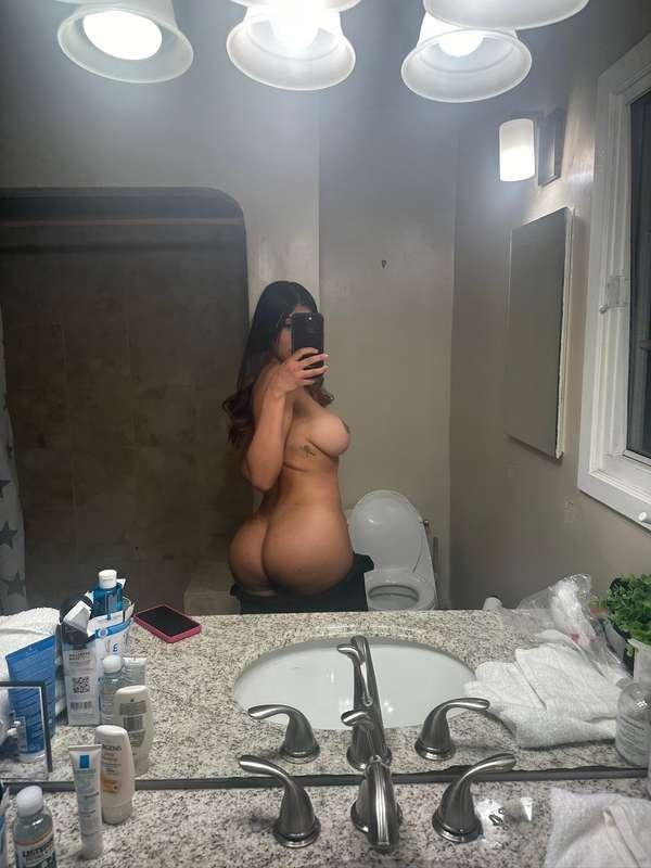 my camera roll just full of pics like this