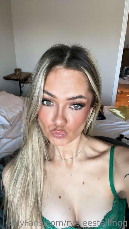 Throwback 🥰 How's all my fans doing today?