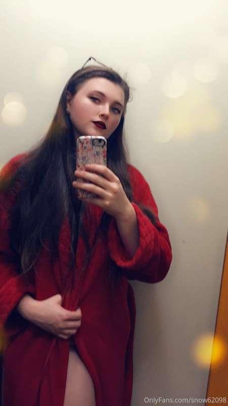 Feeling bored 😐 an horny