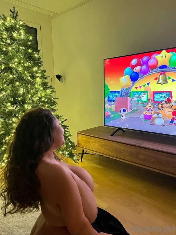 Playing marioparty until I fall asleep 😂