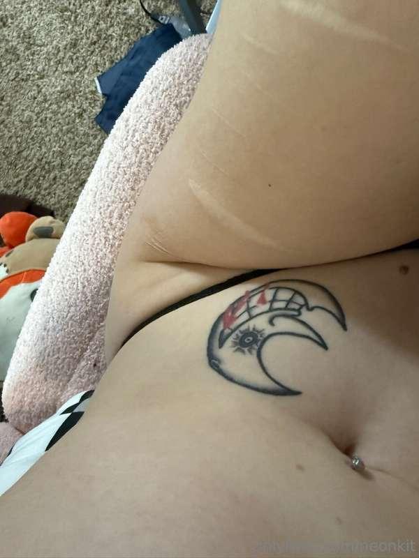 This thong’s doing the bare minimum… just like me
