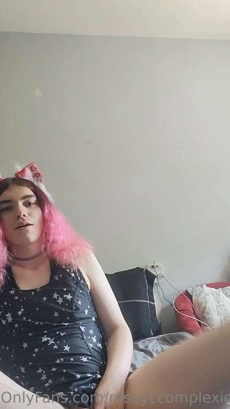 I had to leave for work but was just too horny to hold back ..