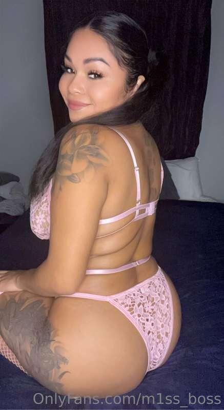 💕Happy Hump Day babes 💕
Made so much content in January let ..