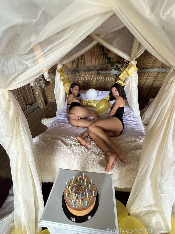 friskytwins image #0