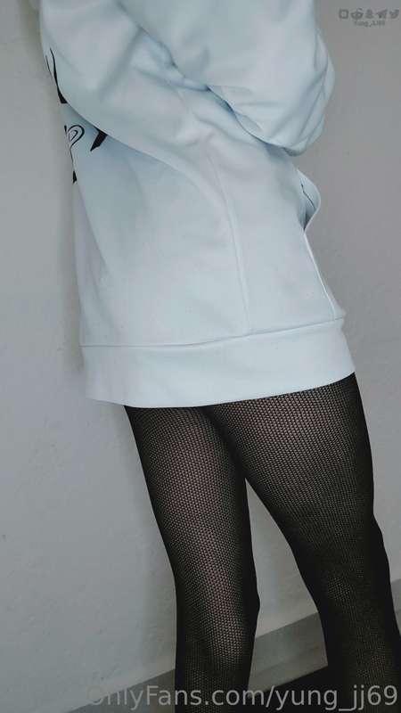 Fishnets are making me feel better

Las medias de red me hac..